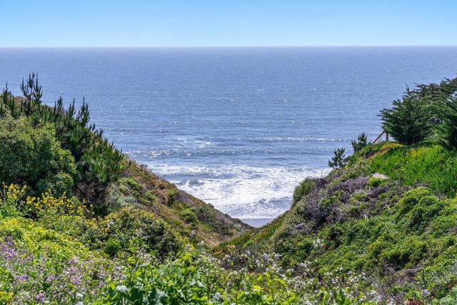 420 Sand Dollar Drive, La Selva Beach CA: https://media.crmls.org/mediaz/c87b7804-67e8-46a1-b990-2efb46ef3b7f.jpg
