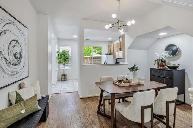 103 Whits Road, Mountain View CA: https://media.crmls.org/mediaz/c87c1866-bdee-4431-87db-07fbdf92d93f.jpg