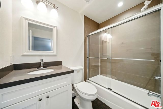 6212 FULTON Avenue, Van Nuys CA: https://media.crmls.org/mediaz/c87c392b-c927-48aa-81b8-1f6078b697f4.jpg