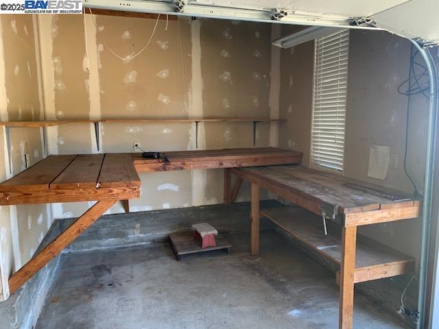 37 Clipper Drive, Alameda CA: https://media.crmls.org/mediaz/c87c8973-99ee-47be-885f-cb8f0dadf40c.jpg