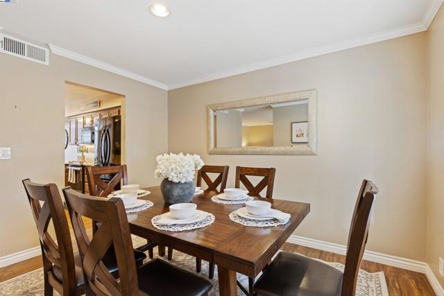5409 Cameo Ct, Pleasanton CA: https://media.crmls.org/mediaz/c87cdb76-cdd8-459b-b76a-cac11f42341a.jpg