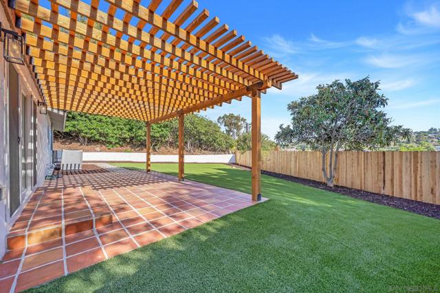 10183 Madrid Way, Spring Valley CA: https://media.crmls.org/mediaz/c87cf599-56f8-4475-85df-f042d83eccb6.jpg