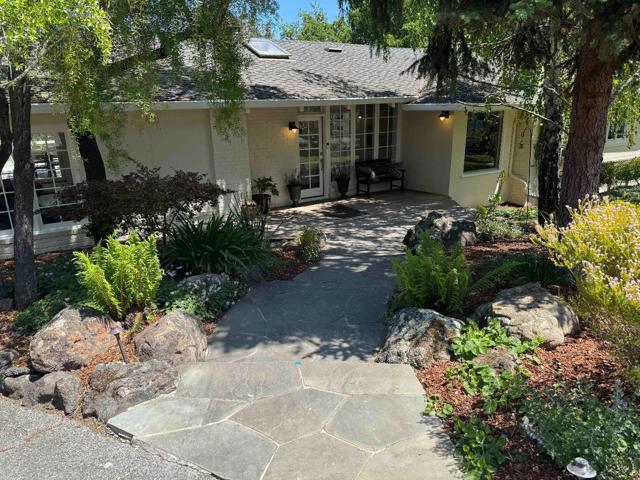 115 Toyon Court, Woodside CA: https://media.crmls.org/mediaz/c87d387c-fe5e-4d64-8d89-22e8cf9bf250.jpg