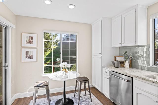 47 Summer Hill Court, Danville CA: https://media.crmls.org/mediaz/c87dc470-69c2-4feb-b0a6-197d6036e4a2.jpg