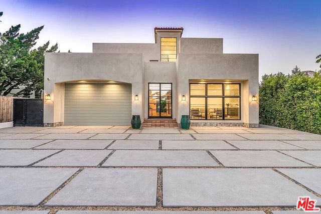 12509 W Sunset Boulevard, Los Angeles CA: https://media.crmls.org/mediaz/c87e247c-6a1b-438f-9cf9-dac38e41a400.jpg
