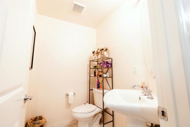 Detail Gallery Image 14 of 24 For 647 E Mustang St, Camarillo,  CA 93010 - 3 Beds | 2/1 Baths
