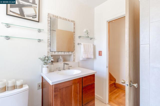 837 San Carlos Ave, Albany CA: https://media.crmls.org/mediaz/c87ed83b-7a9f-4be2-bf12-059e211f2b5a.jpg