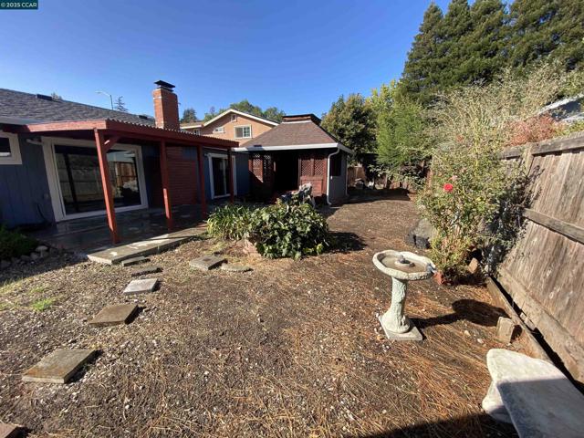 3063 Simas Ave, Pinole CA: https://media.crmls.org/mediaz/c87fe271-0656-418f-bc9d-7cb4752e2ae6.jpg