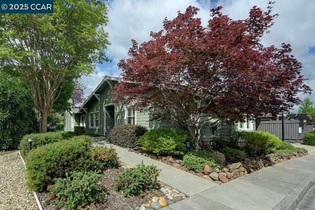 2504 Saklan Indian Dr, Walnut Creek CA: https://media.crmls.org/mediaz/c8800f55-6729-48f1-b42f-3602ba5fb94a.jpg