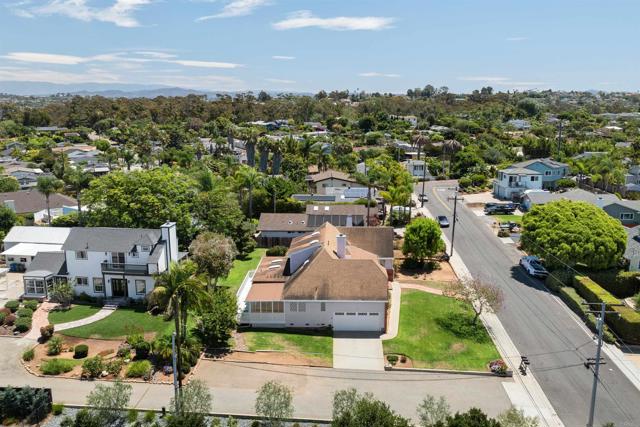 1440 Forest Avenue, Carlsbad CA: https://media.crmls.org/mediaz/c8806023-73c5-484e-b8ea-e15ebd0fd0df.jpg