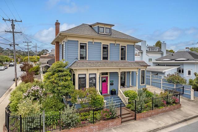 543 Spruce Avenue, Pacific Grove CA: https://media.crmls.org/mediaz/c88094a6-0aff-4430-b060-3500ba80f9f5.jpg