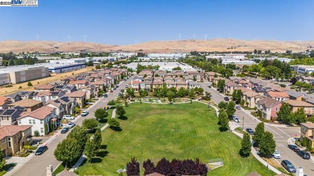 218 Stratus Cmn, Livermore CA: https://media.crmls.org/mediaz/c880ab74-1c63-437e-bfa1-0530a1ca6853.jpg