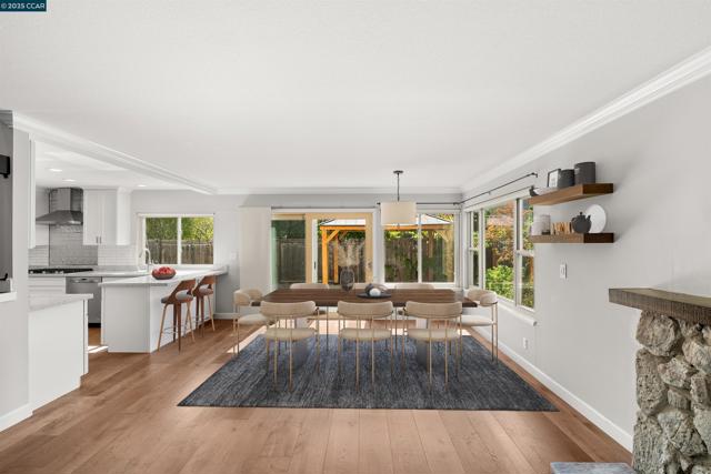 4403 Winterberry Ct, Concord CA: https://media.crmls.org/mediaz/c880c248-a958-4180-aa03-8efce9d714f0.jpg