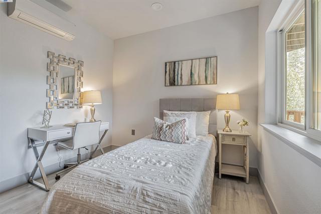 20244 Lower Skyridge Dr, Groveland CA: https://media.crmls.org/mediaz/c8818b45-47d1-47cd-8714-24cf06691868.jpg