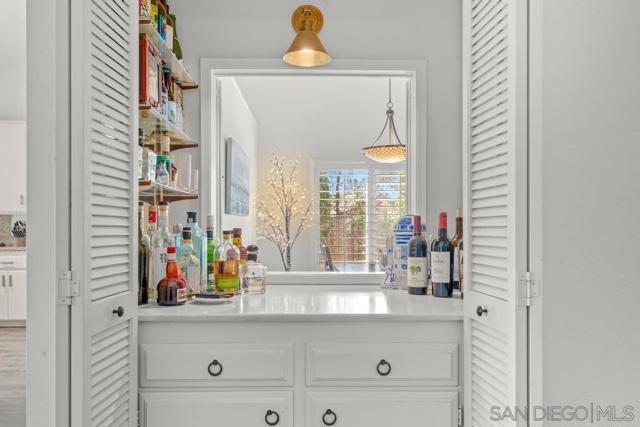 17109 Cloudcroft Dr, Poway CA: https://media.crmls.org/mediaz/c881a666-00dd-441d-99f0-d6d9fcf1cac4.jpg