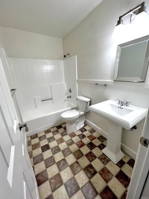 Image 16 of 33 For 29552 Courtney Place