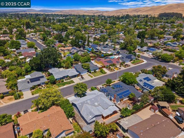 1578 Dianda Dr, Concord CA: https://media.crmls.org/mediaz/c882a367-d466-42a8-bf72-055a245bb949.jpg