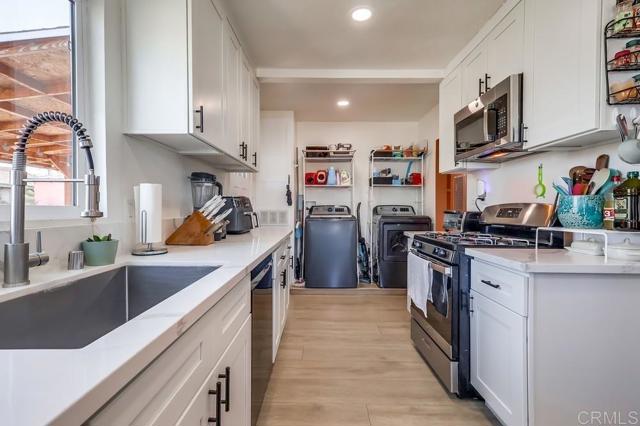 Detail Gallery Image 13 of 25 For 900 W Brazil St, Compton,  CA 90220 - 3 Beds | 1 Baths