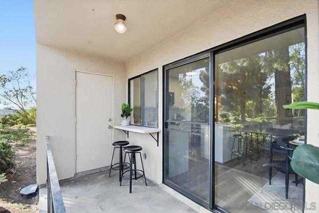 7858 Cowles Mountain Ct, San Diego CA: https://media.crmls.org/mediaz/c883886d-6a04-4fb5-8acd-a1d1098c53f4.jpg