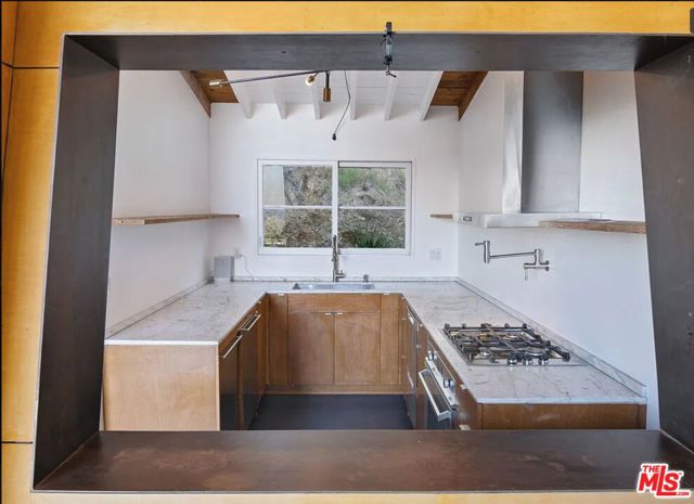 8663 Nash Drive, Los Angeles CA: https://media.crmls.org/mediaz/c883ac94-af54-48cd-8fe6-9adf484d471d.jpg