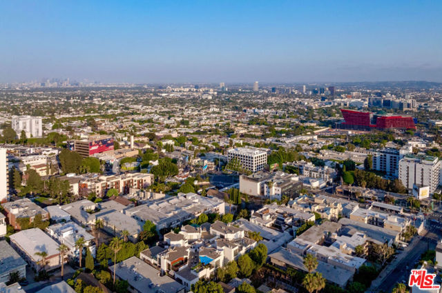 1201 Larrabee Street, West Hollywood CA: https://media.crmls.org/mediaz/c8841127-88f3-4e7d-b3f3-dd5d5a14b841.jpg