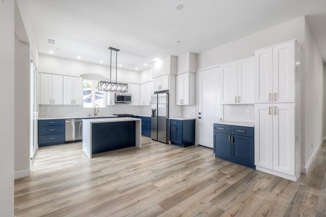 962 Florence St, Imperial Beach CA: https://media.crmls.org/mediaz/c8846536-e534-4ecd-a7b1-37897cc2b14e.jpg