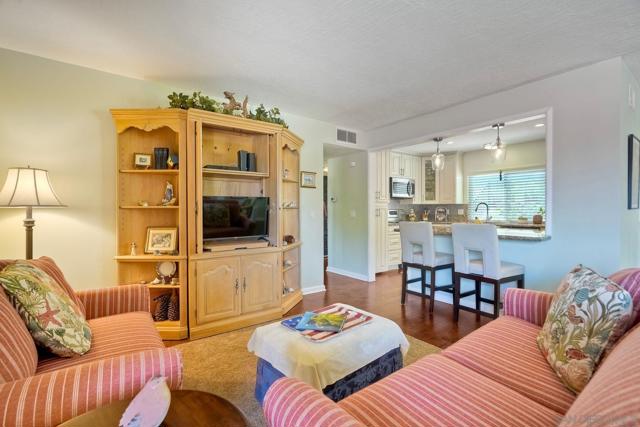 17476 Plaza Cerado, San Diego CA: https://media.crmls.org/mediaz/c8849d1a-0d75-4652-8355-6f8221253b92.jpg