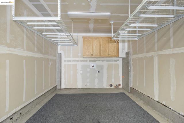 8892 Bellina Commons, Dublin CA: https://media.crmls.org/mediaz/c8861e8a-69bb-4381-84ea-5d8e391e1498.jpg