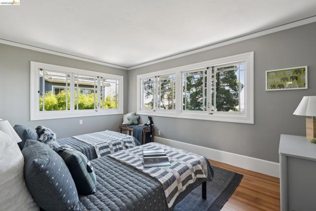 Image 43 of 60 For 938 San Benito Rd