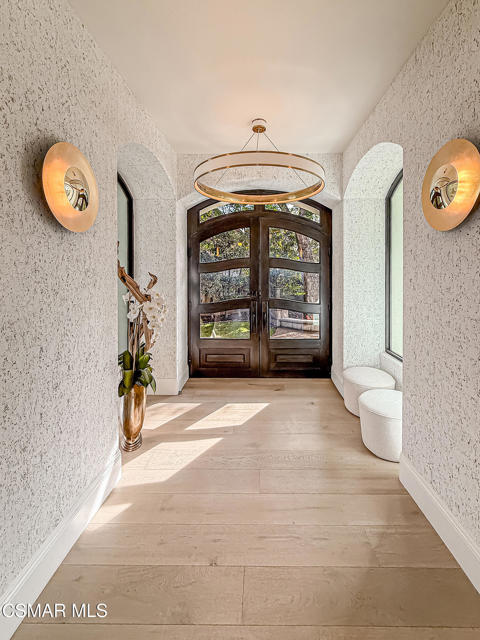 25877 Shady Oak Lane, Valencia CA: https://media.crmls.org/mediaz/c88696ea-6cf3-46fb-888c-ba876433a14e.jpg