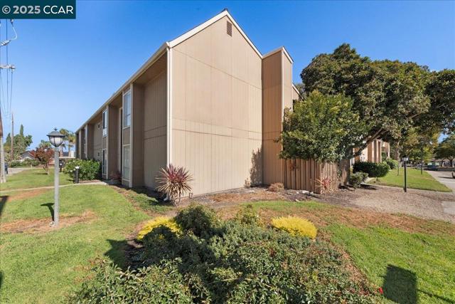 8975 Alcosta Blvd, San Ramon CA: https://media.crmls.org/mediaz/c887425f-134f-41ba-9cd9-4fceedb5b803.jpg