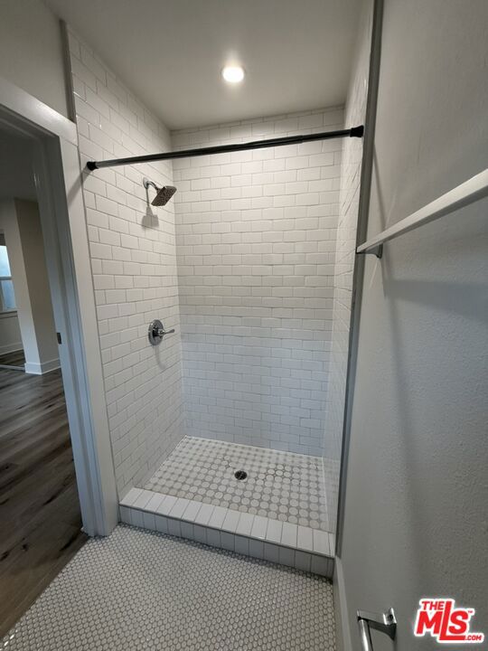 5530 Franklin, Los Angeles CA: https://media.crmls.org/mediaz/c887820e-6bca-428d-809b-0b25c5137f41.jpg