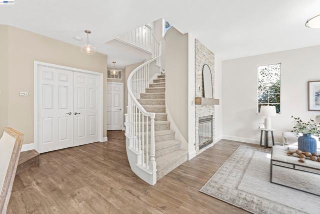 47 Summer Hill Court, Danville CA: https://media.crmls.org/mediaz/c88783a9-275a-47a3-9cfc-9a203ae4c532.jpg