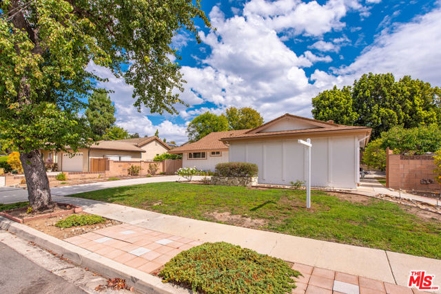 884 Boxthorn Avenue photo 3