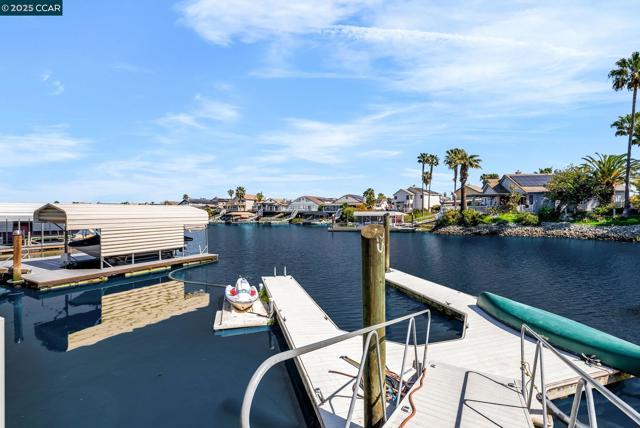 2391 Newport Dr, Discovery Bay CA: https://media.crmls.org/mediaz/c8880a9e-3df4-420f-860a-198b91b8c961.jpg