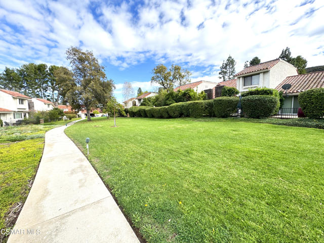 607 Valley Oak Lane, Newbury Park CA: https://media.crmls.org/mediaz/c888243f-a1f5-4189-9642-f72a48c469d1.jpg