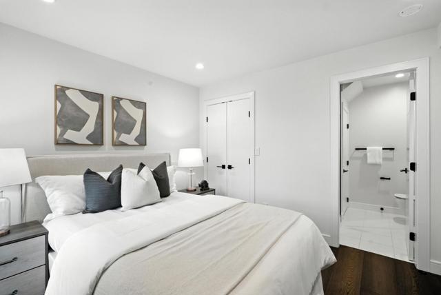651 41st Avenue, San Francisco CA: https://media.crmls.org/mediaz/c88864c6-07b6-4358-ae91-26b16cd7799b.jpg
