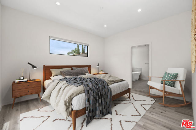 816 N Orange Drive, Los Angeles CA: https://media.crmls.org/mediaz/c888d0ce-f500-40b8-a9fe-4cecab0ea250.jpg