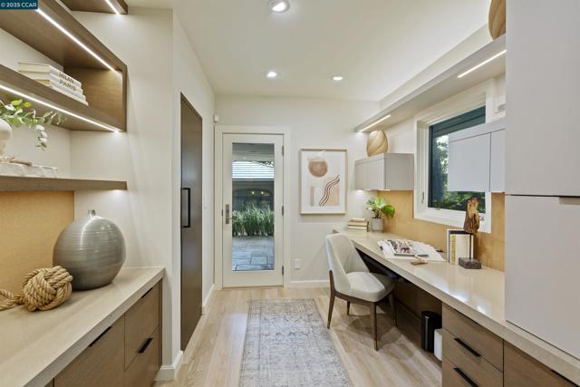 1121 Estates Dr, Lafayette CA: https://media.crmls.org/mediaz/c888f463-bc29-4a30-9509-d47bde36d155.jpg