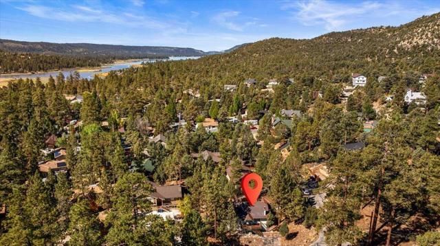 1093 Snow Ridge Road, Big Bear CA: https://media.crmls.org/mediaz/c888f98b-d72e-45fe-9a08-c000f0bd7266.jpg