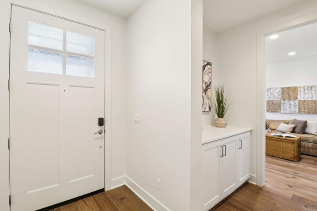 Detail Gallery Image 3 of 33 For 665 Sea Ridge Ct, Encinitas,  CA 92024 - 4 Beds | 3/1 Baths