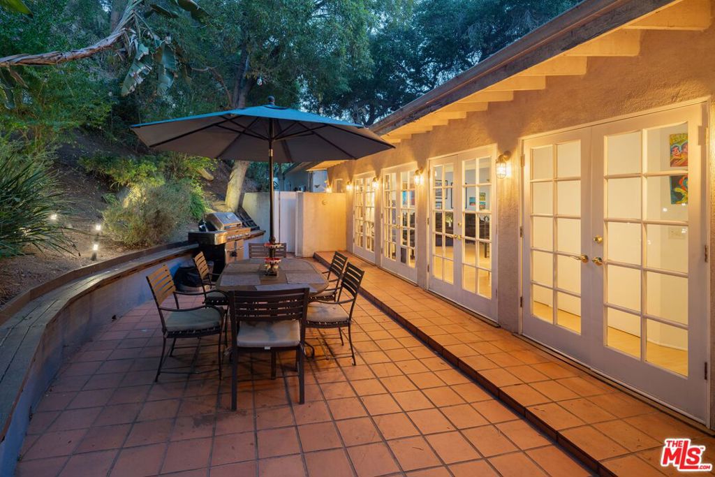 8011 Padre Lane — Mid Century Modern