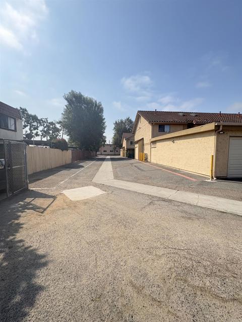 Detail Gallery Image 23 of 24 For 931 Martin Dr #3,  Escondido,  CA 92026 - 2 Beds | 2 Baths