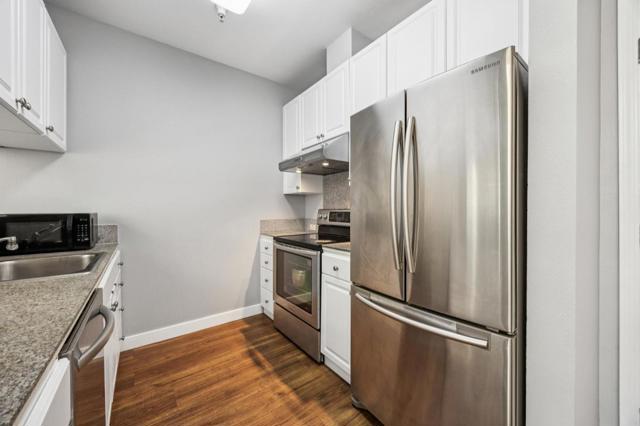 401 S Norfolk Street, San Mateo CA: https://media.crmls.org/mediaz/c889d433-c184-4ea7-ab61-6c01561aa220.jpg