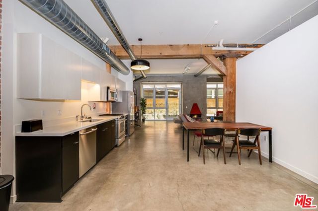 527 Molino Street, Los Angeles CA: https://media.crmls.org/mediaz/c88a2937-d96f-40f6-a2cf-6def6a56dd83.jpg