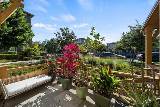 454 Persimmon Common, Livermore CA: https://media.crmls.org/mediaz/c88acab4-74ea-4fc4-aa63-836adf02afd3.jpg