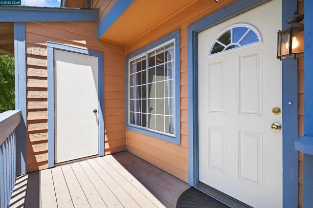 15 Glenwood, Hercules CA: https://media.crmls.org/mediaz/c88b46b7-217e-4620-8259-7e619102b60d.jpg