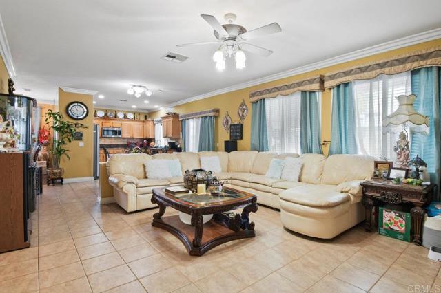 1420 Venters Dr, Chula Vista CA: https://media.crmls.org/mediaz/c88bdd2e-3062-4f29-949d-1591227b9bac.jpg