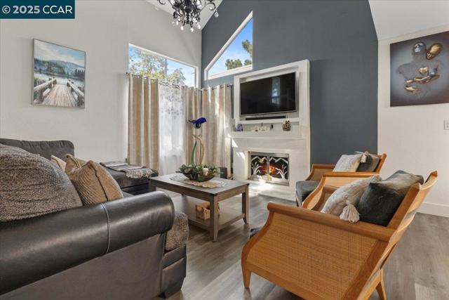 301 Grangnelli Ave, Antioch CA: https://media.crmls.org/mediaz/c88c0914-57a5-47ec-b06c-4d5086b2b204.jpg
