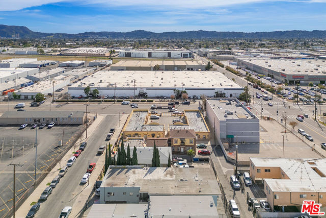 Image 7 of 27 For 11329 Sherman Way